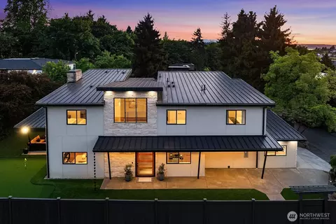 107 6th St S, Kirkland, WA 98033
