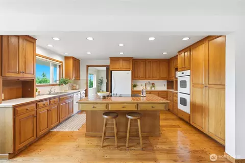 Kitchen - 531 View Ridge Dr, Everett, WA 98203 photo 1 of 4