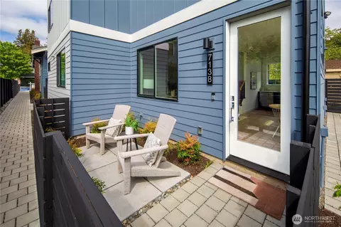 713 N B N 70th St, Seattle, WA 98103
