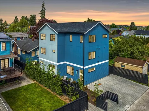 713 N B N 70th St, Seattle, WA 98103