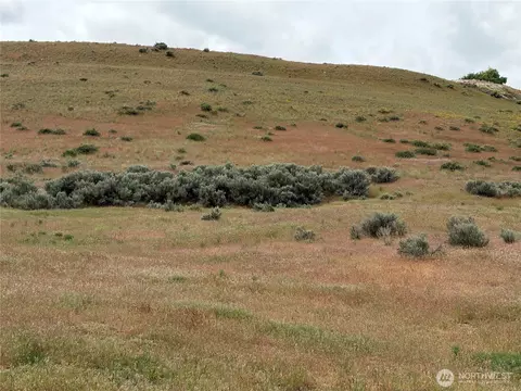 0 Adobe Way, Selah, WA 98942