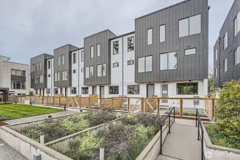 6610 Carleton Ave S #B, Seattle, WA 98108