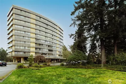 1910 Evergreen Park Dr SW #302, Olympia, WA 98502