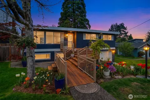 3836 NE 96th St, Seattle, WA 98115