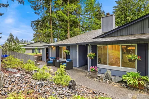 519 S 321st St #6D, Federal Way, WA 98003