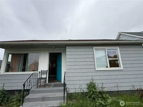 1210 E 35th St, Tacoma, WA 98404