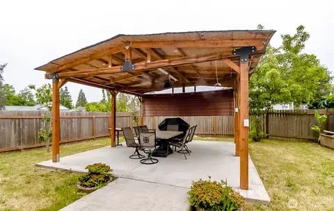 Exterior - 8802 8th Ave W, Everett, WA 98204 photo 4 of 5