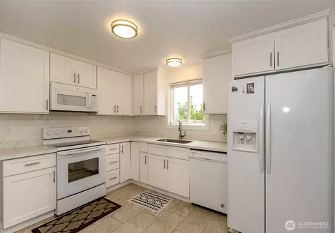 Kitchen - 8802 8th Ave W, Everett, WA 98204 photo 4 of 4