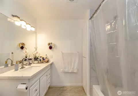Bath - 8802 8th Ave W, Everett, WA 98204 photo 2 of 2