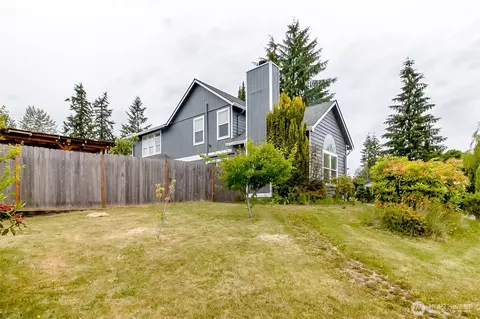 Exterior - 8802 8th Ave W, Everett, WA 98204 photo 3 of 5
