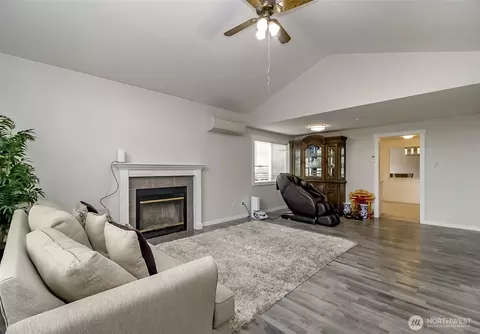 Living - 8802 8th Ave W, Everett, WA 98204 photo 4 of 4