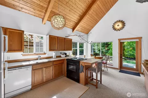 Kitchen - 52225 SE 496th Pl, Greenwater, WA 98022 photo 1 of 2
