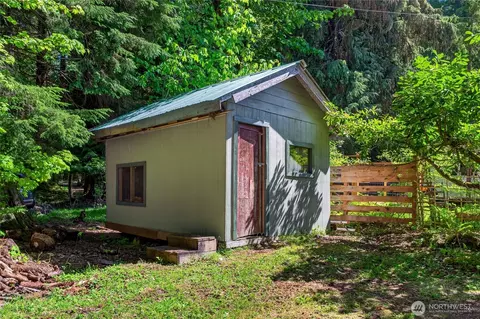 Exterior - 52225 SE 496th Pl, Greenwater, WA 98022 photo 9 of 12