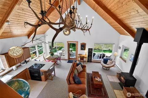 Living - 52225 SE 496th Pl, Greenwater, WA 98022 photo 5 of 5