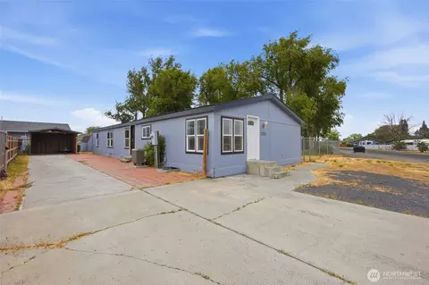 1702 W St W Bemis, Moses Lake, WA 98837