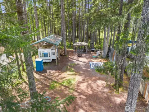 51 N Coho Ct, Hoodsport, WA 98548