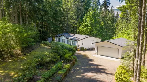 71 72 N Beaver Pl N, Hoodsport, WA 98548