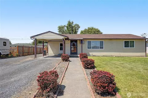 4294 Joann Dr NE, Moses Lake, WA 98837