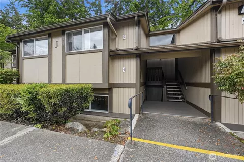 4727 176th St SW #J-1, Lynnwood, WA 98037