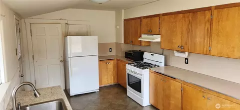 Kitchen - 1224 Maple St, Everett, WA 98201 photo 1 of 3