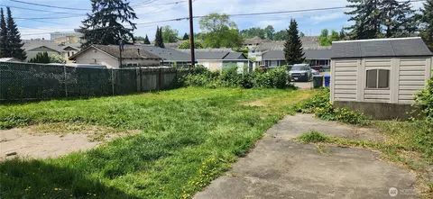 Exterior - 1224 Maple St, Everett, WA 98201 photo 4 of 6