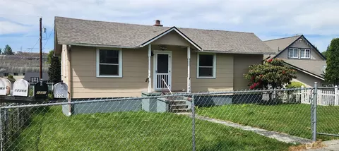 Exterior - 1224 Maple St, Everett, WA 98201 photo 2 of 6