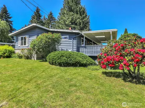 6512 NE 196th St, Kenmore, WA 98028