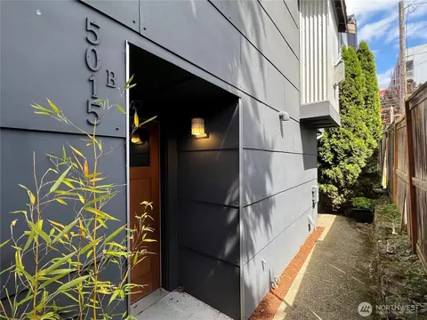 5015 37th Ave S #B, Seattle, WA 98118