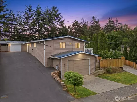 7801 NE 133rd Pl, Kirkland, WA 98034