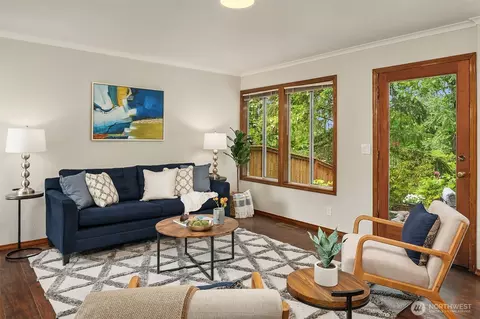 Living - 10336 NE 201st Pl, Bothell, WA 98011 photo 3 of 4