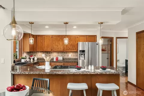 Kitchen - 10336 NE 201st Pl, Bothell, WA 98011 photo 1 of 5