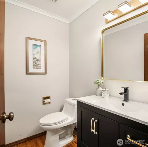 Bath - 10336 NE 201st Pl, Bothell, WA 98011 photo 1 of 6