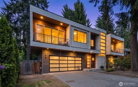 3034 NE 89th St, Seattle, WA 98115
