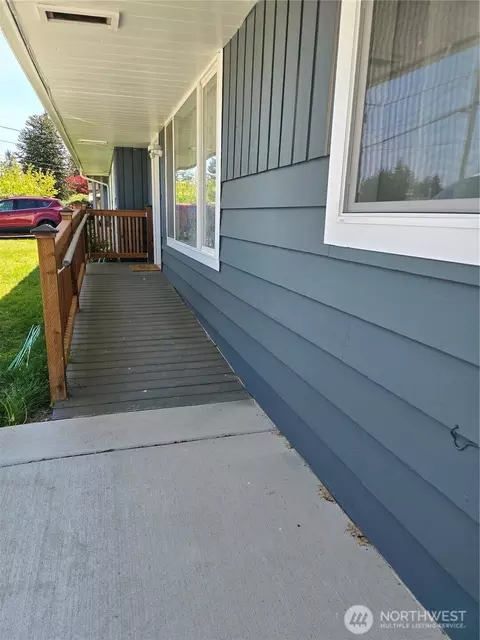 7826 Rainier Dr #A, Everett, WA 98203 photo 2
