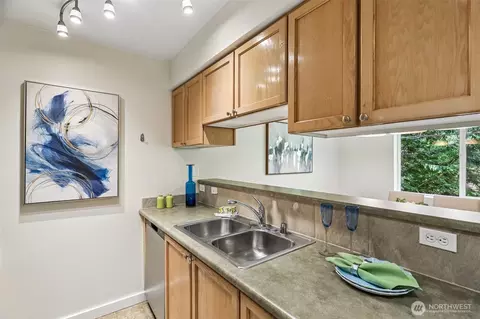Kitchen - 18930 Bothell Everett Hwy #E301, Bothell, WA 98012 photo 2 of 3