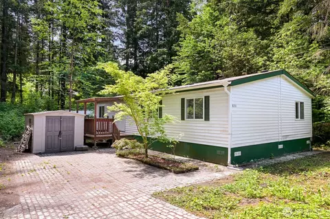 8331 Golden Valley Dr, Maple Falls, WA 98266