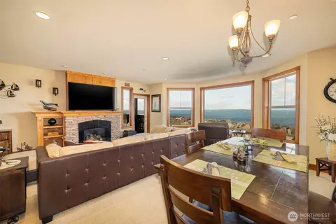 743 Neddie Rose Dr #207, Westport, WA 98595