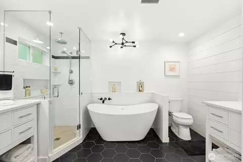 Bath - 23307 49th Ave SE, Bothell, WA 98021 photo 1 of 4