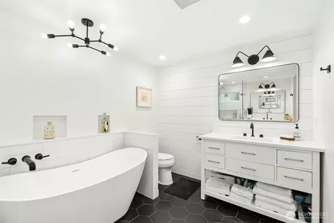 Bath - 23307 49th Ave SE, Bothell, WA 98021 photo 3 of 4