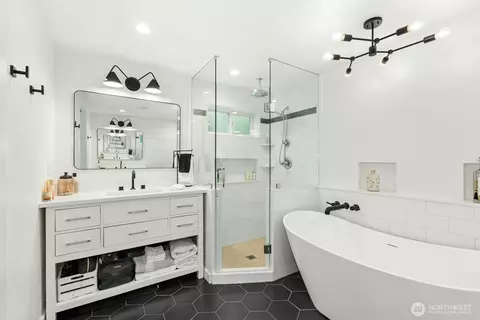 Bath - 23307 49th Ave SE, Bothell, WA 98021 photo 2 of 4