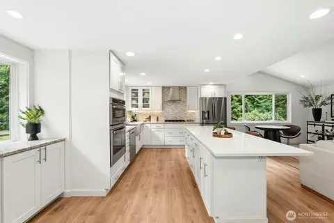 Kitchen - 23307 49th Ave SE, Bothell, WA 98021 photo 3 of 5