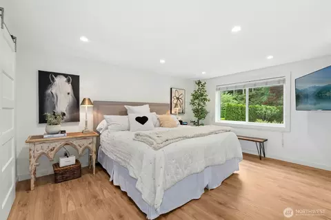 Bedroom - 23307 49th Ave SE, Bothell, WA 98021 photo 1 of 4