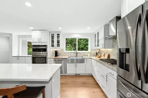Kitchen - 23307 49th Ave SE, Bothell, WA 98021 photo 4 of 5