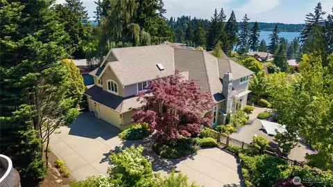 502 95th Ave NE, Bellevue, WA 98004