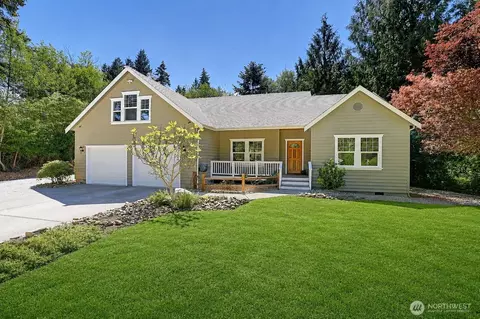 308 Ridgelawn Pl, Camano Island, WA 98282