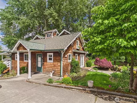 801 9th Ave NW, Puyallup, WA 98371
