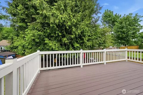 Exterior - 11314 E Ibberson Dr, Everett, WA 98208 photo 5 of 10