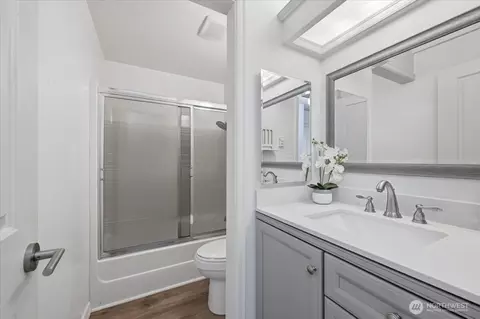 Bath - 11314 E Ibberson Dr, Everett, WA 98208 photo 1 of 1