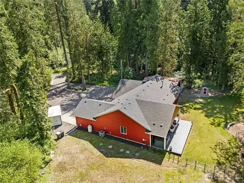 7611 Kerbaugh Rd NE, Olympia, WA 98516