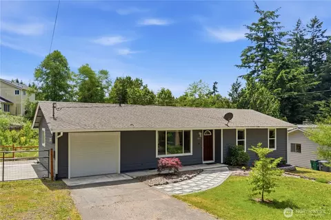 847 NE Michelle Ct, Bremerton, WA 98311